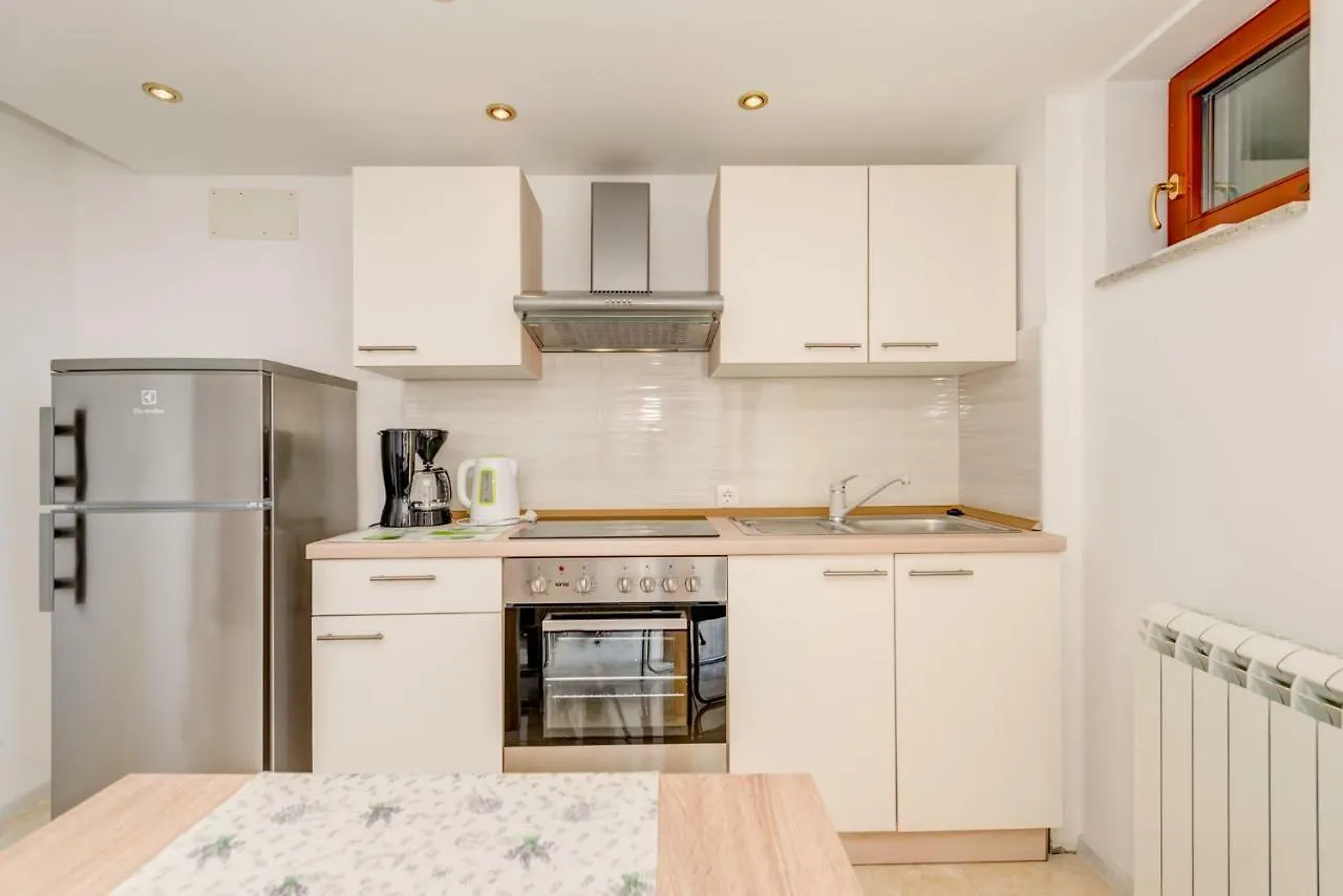 Villa Boris Trogir 0*,  Croatia