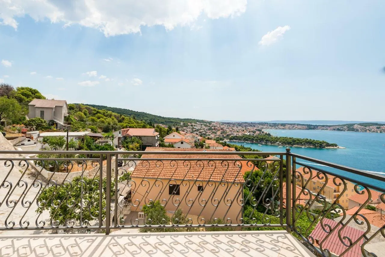 Villa Boris Trogir 0*,