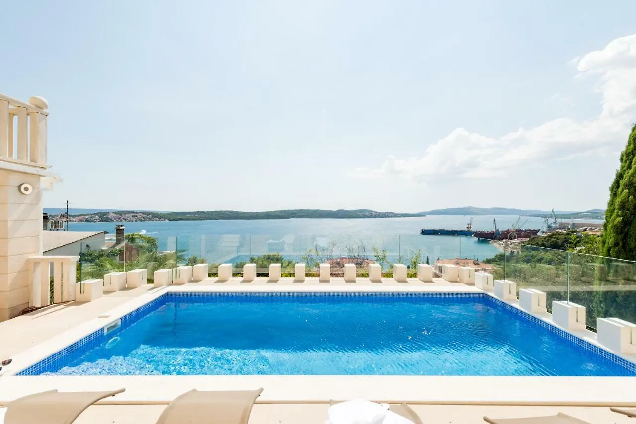 Villa Boris Trogir 0*,