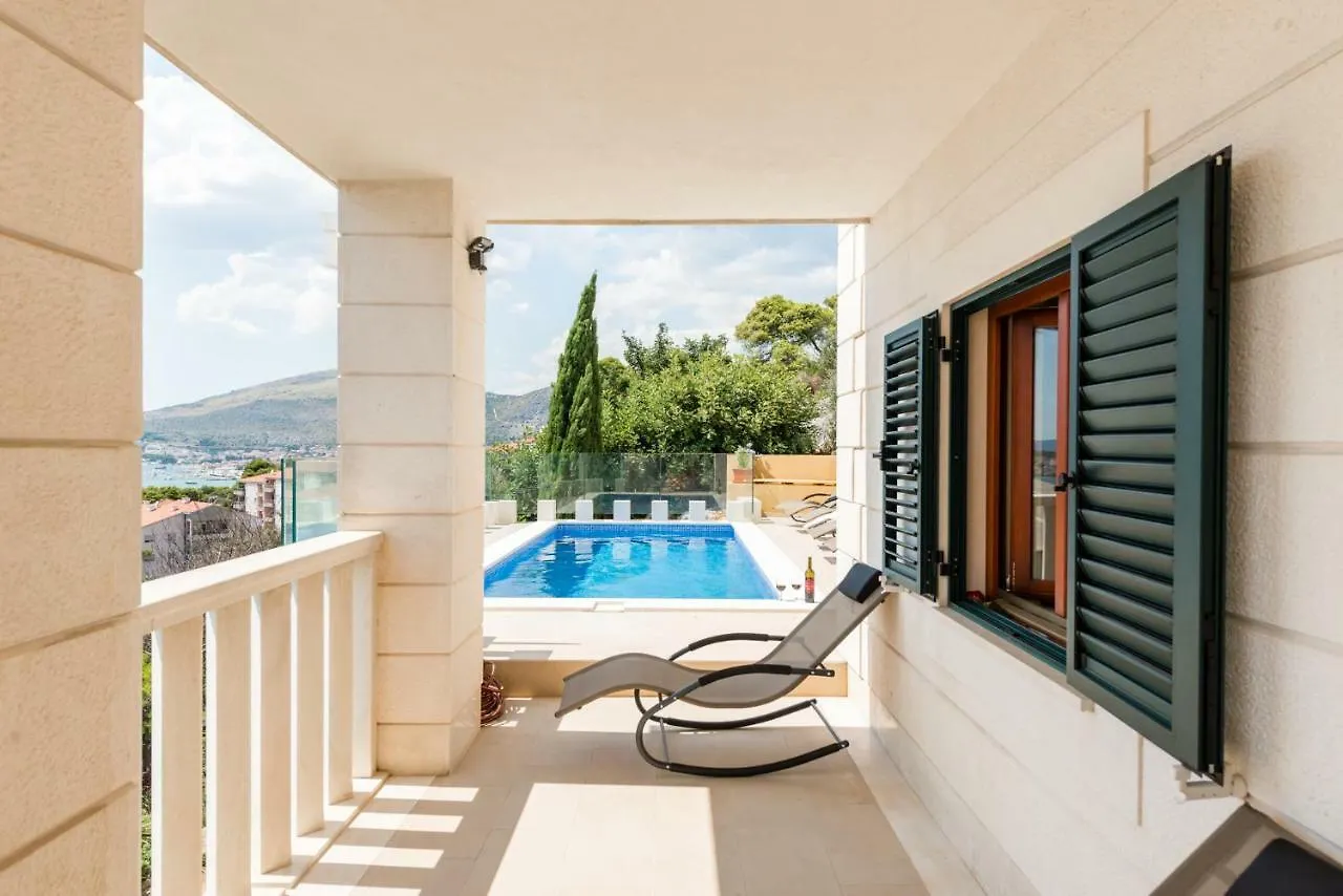 Villa Boris Trogir 0*,  Croatia